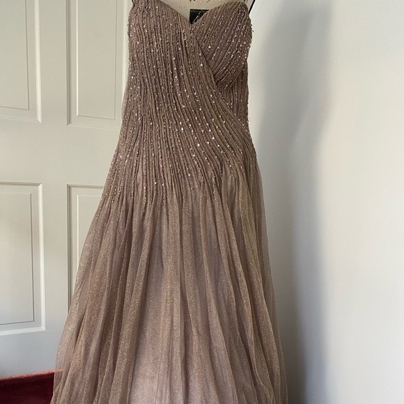 Cassandra Stone by Mac Duggal - Picture 1 of 5